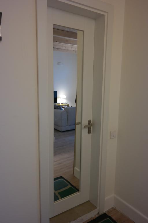 Ferienwohnung The White Loft Tbilisi Zimmer foto